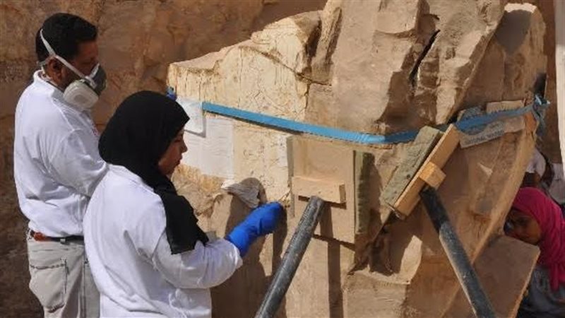 العاملين بالآثار 