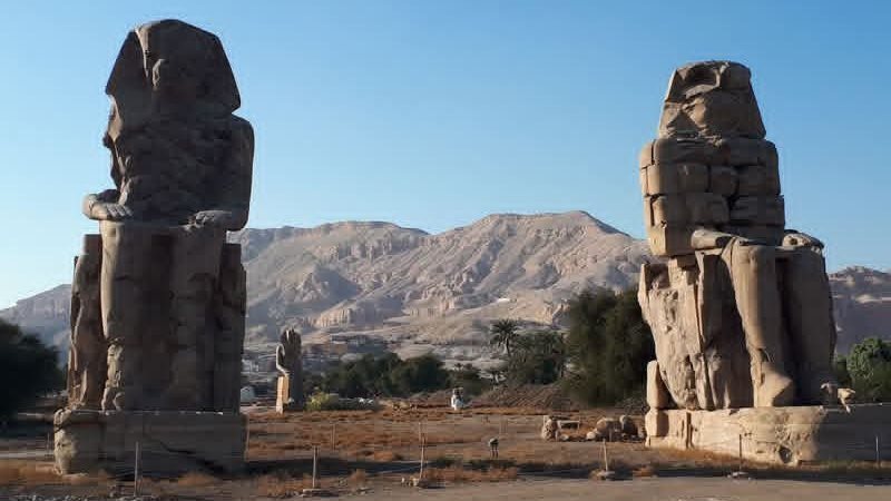 التماثيل 