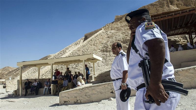 وزارة الداخلية تضبط حارسين 