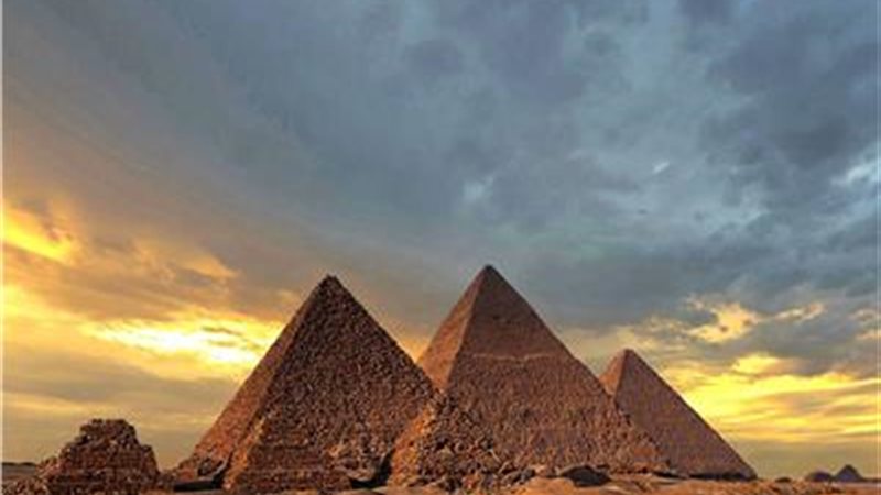 الأهرامات 
