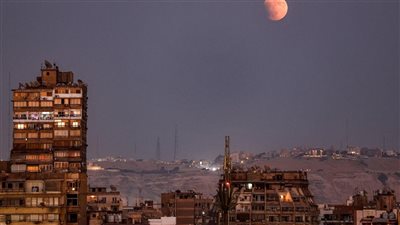 اصحى قبل الفجر! خسوف جزئي للقمر في سماء مصر.. الموعد بالتفصيل