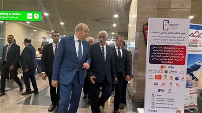 وزير الطيران يتفقد مطار القاهرة ويوجه بتسريع إجراءات الركاب خلال فترات الذروة