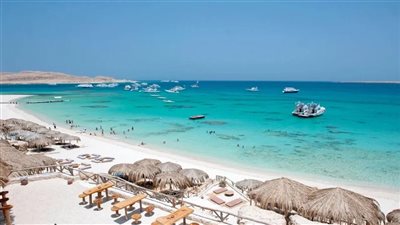العلمين ومرسى مطروح ومرسى علم.. مدن تبحث عن نجومية سياحية