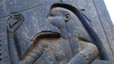بين القلم والحبل.. سِشات تكشف أسرار الكتابة وقياس الزمن وتأسيس المعابد في مصر 