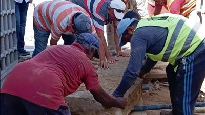لحمايتها.. نقل الشواهد الأثرية من أمام حوش الباشا وتخزينها بالكامل داخل الحوش