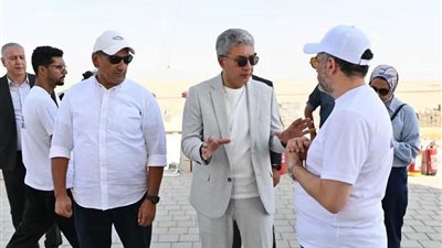 وزير السياحة والآثار يتفقد مشروع البالون الثابت بالاهرامات استعدادًا للتشغيل 