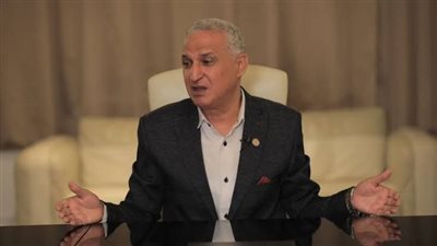 كيف خرجت 48 قطعة أثرية مصرية إلى أمريكا؟.. مجدي شاكر يجيب