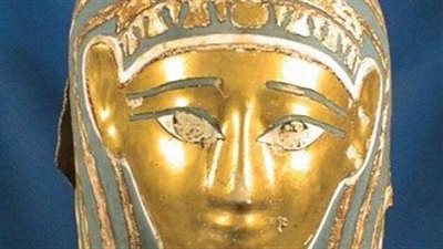 وجه من ذهب.. قناع مومياء بطلمي يكشف كيف تخيل المصري القديم الخلود