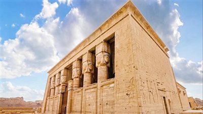 زودياك دندرة.. قصة السقف المصري الذي نُزع من معبد حتحور ووصل إلى متحف اللوفر