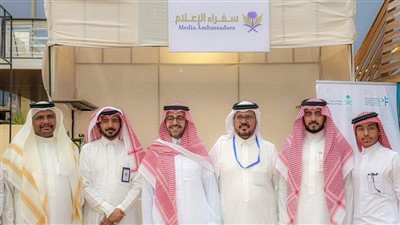 إقبال جماهيري كبير على ركن 