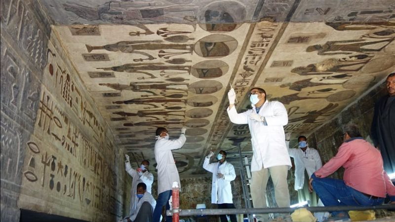 عاملون بالاثار