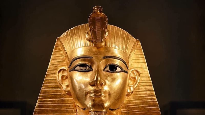 قناع بسوسنس الأول