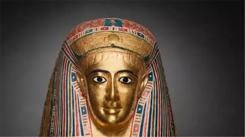 القناع الذهبي