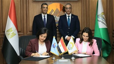 “الجيزة والبحر الأحمر” توقعان توأمة لتعزيز «مدن التعلم»