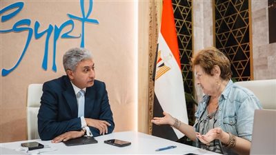 السوق الفرنسي على مائدة وزير السياحة.. خطط جديدة لزيادة أعداد الوافدين إلى مصر