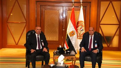 وزير العمل ورئيس الوفد العراقي يبحثان التعاون العمالي