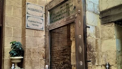 باب السر في مسجد الحسين..حكاية مدخل ارتبط برواية وصول الرأس الشريف إلى القاهرة