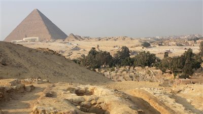 من دفاتر المصري القديم.. يوم في حياة عامل بناء الأهرام