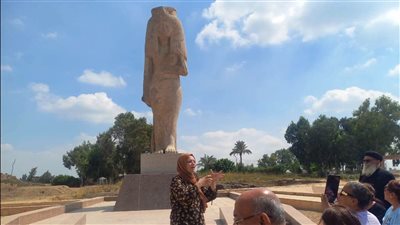 وفد من كنيسة السيدة العذراء بالجيزة في زيارة أثرية إلى منطقة تل بسطا