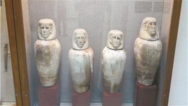 قطع أثرية من متحف كوم أوشيم  