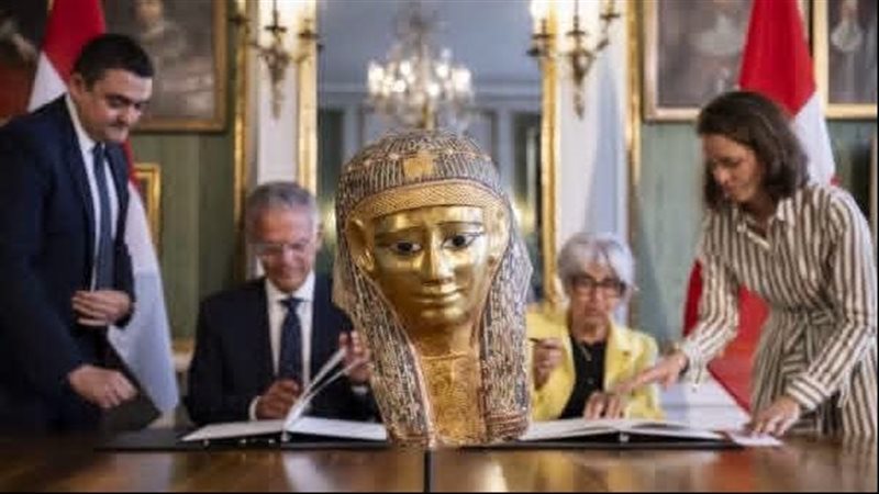 القطعة المستردة من سويسرا