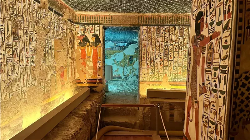 مقبرة الملكة نفرتاري