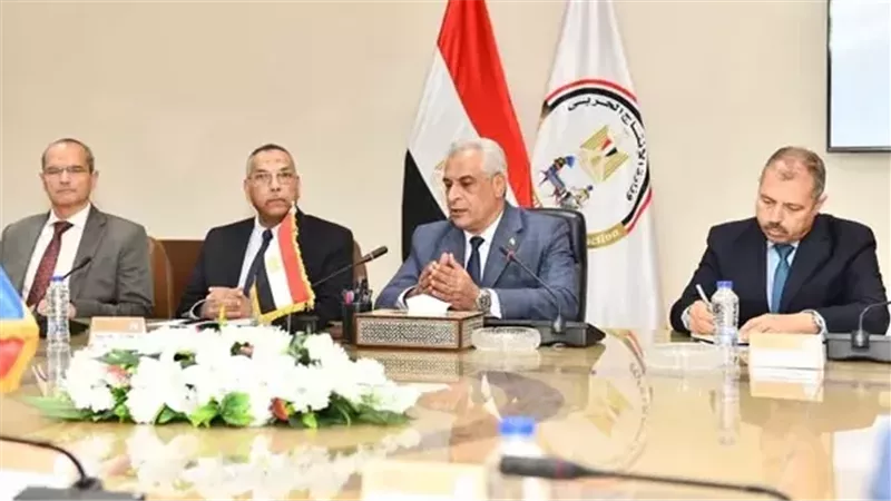 اجتماع وزير الدولة