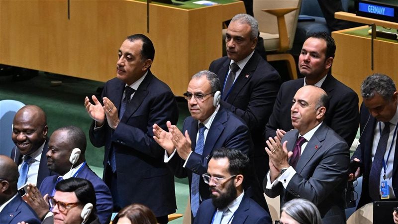 مشاركة رئيس الوزراء في القمة