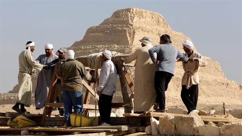 عاملين بالاثار