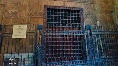 «شباك السبيل لم يعد كما كان».. صور تكشف اختفاء قطع من أثر تاريخي بالقاهرة