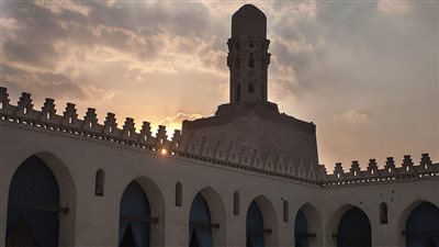 جامع الحاكم بأمر الله.. ألف عام من التاريخ في قلب القاهرة الفاطمية