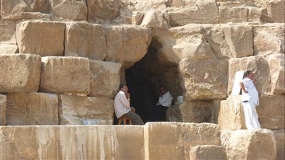 «فتحة المأمون».. الثقب الذي كشف أسرار الهرم الأكبر قبل 1200 عام
