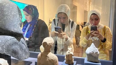 كيف قدم المصري القديم الطعام للموتى؟.. حكاية لوحة جنائزية نادرة بالإسكندرية