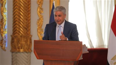 وزير الآثار يفتتح ورشة عمل بالقاهرة لتعزيز إدارة السياحة التراثية والريفية