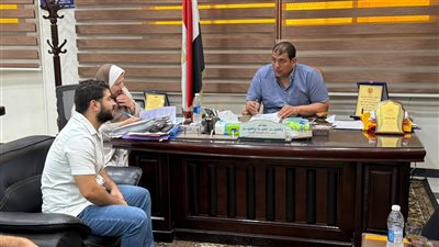 رئيس مدينة أوسيم يستمع لشكاوى 37 مواطنًا ويوجه بسرعة حلها