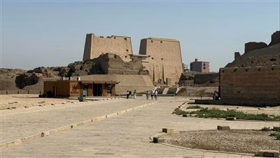 معبد إدفو بالأقصر.. تحفة أثرية من العصر البطلمي تستقبل زوارها بعيدًا عن الزحام