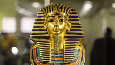 سر أثري عمره سنوات.. هل دفنت نفرتيتي داخل مقبرة توت عنخ آمون؟