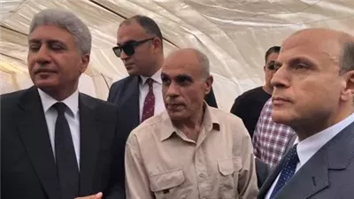 كان يزرع الخيار فعثر على كنز أثري.. قصة مكتشف تمثال رمسيس الثاني