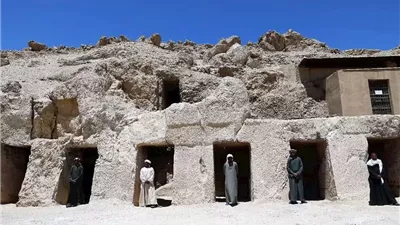 عشرة توابيت في بئر واحد و30 مومياء قطط.. أسرار جديدة بباطن البر الغربي بالأقصر
