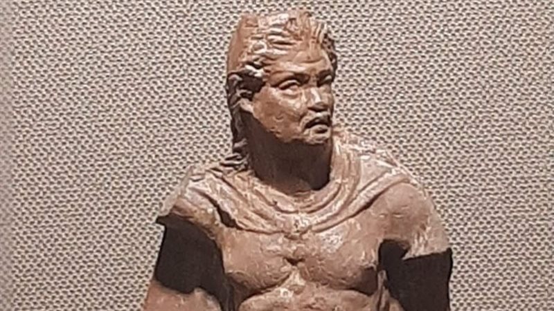  تمثال مصنوع من التراكوتا