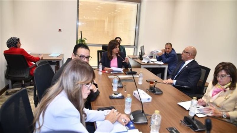 لجنة السياحة والطيران المدني 