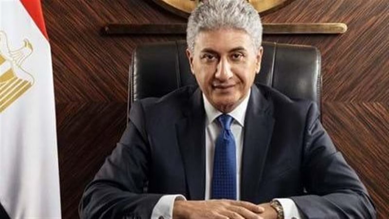 وزير السياحة والاثار