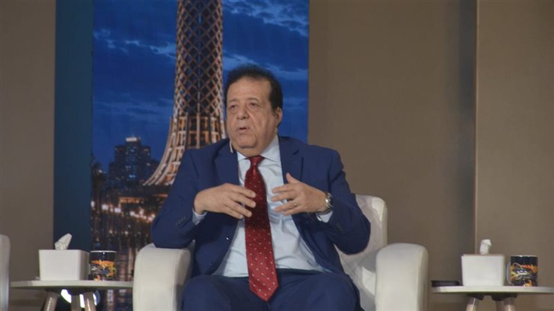 الدكتور عاطف عبد